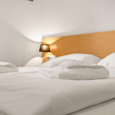 Apartment Ski & Golf Top 6 By Four Seasons Apartments Капрун Екстериор снимка